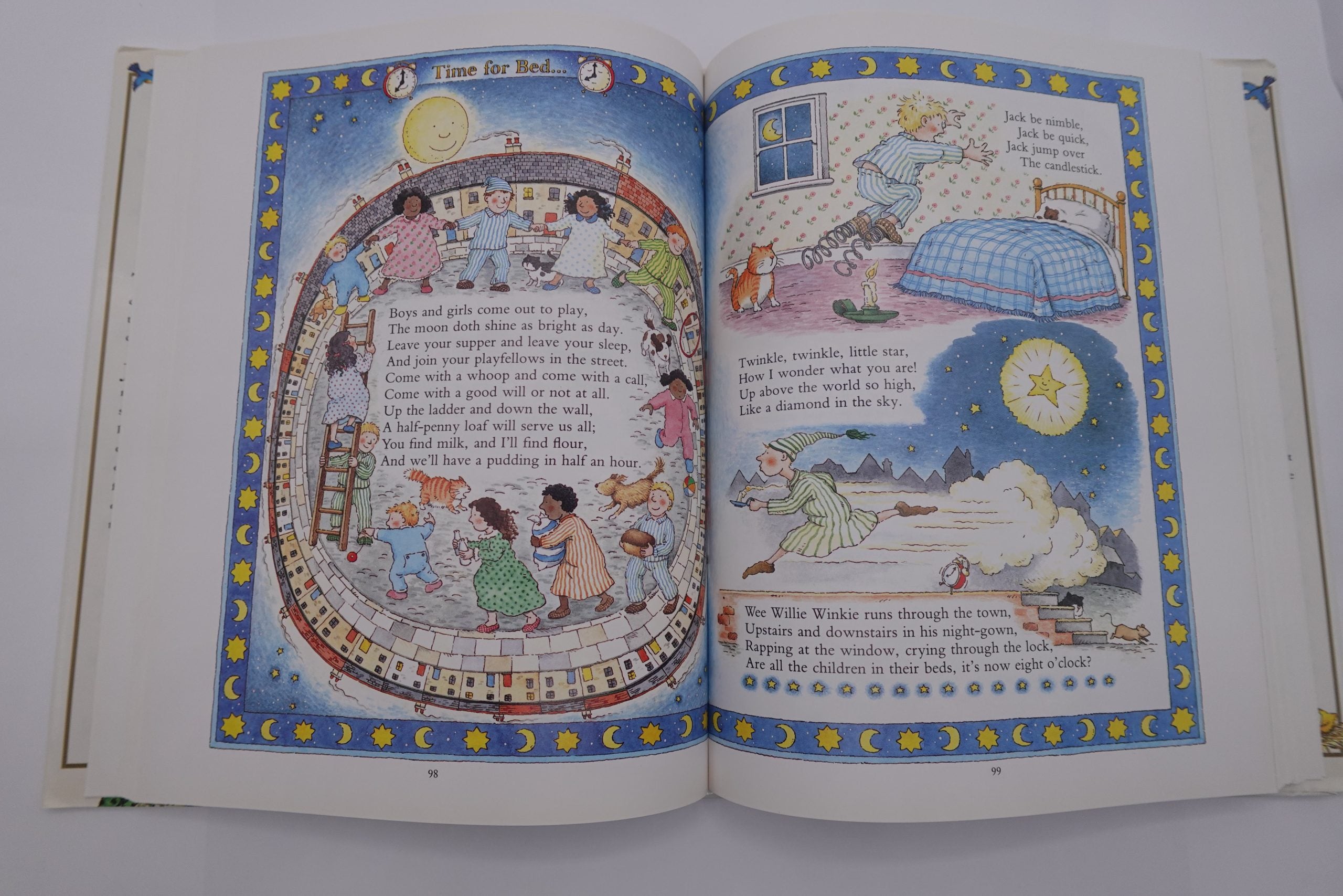 Collins Bedtime Treasury of Nursery Rhymes and Tales