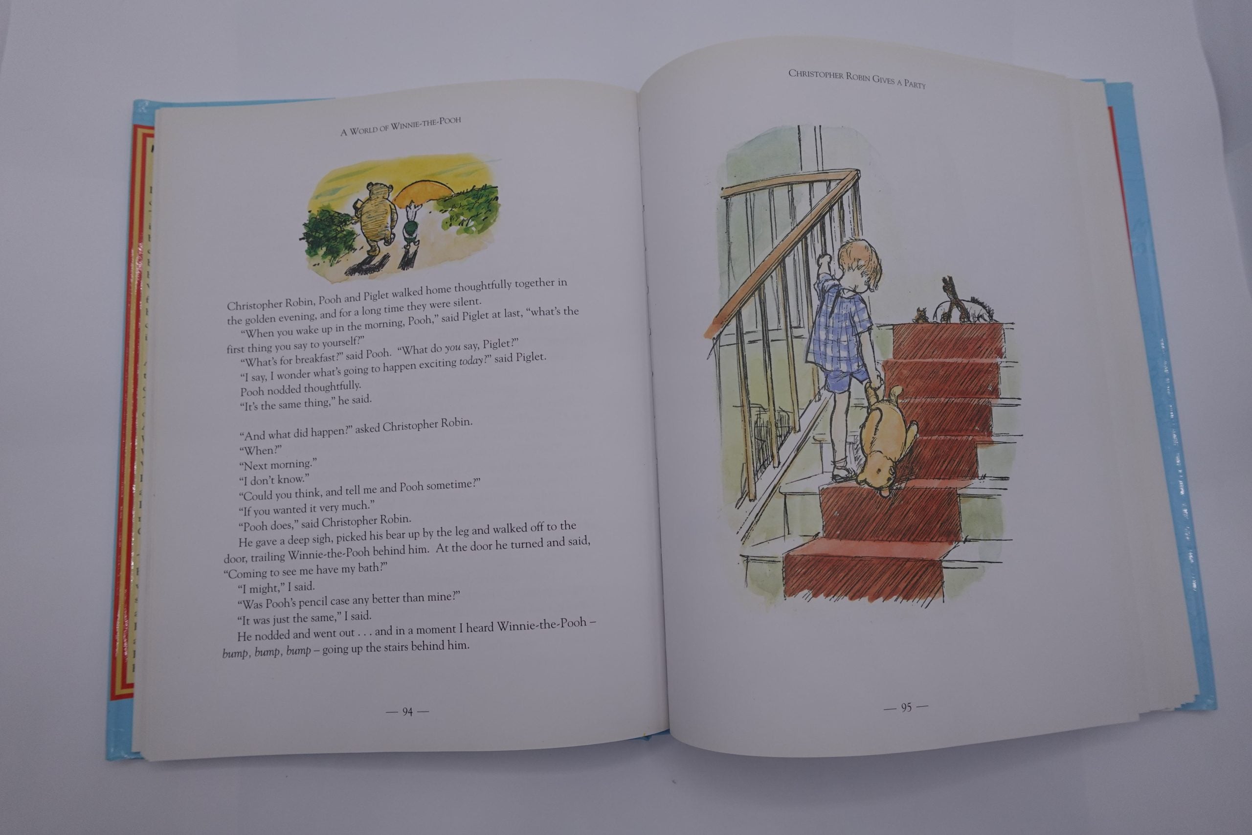 A World of Winnie-the-Pooh (with dust cover)